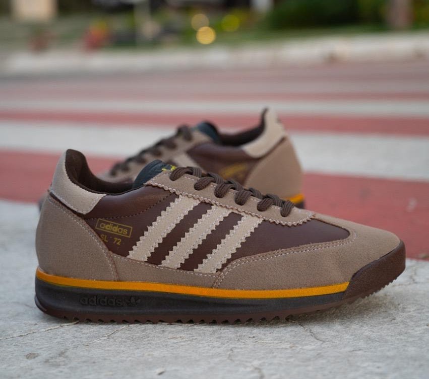 Tênis Adidas SL72